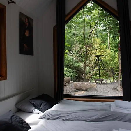 Dragon Glamping * Luže